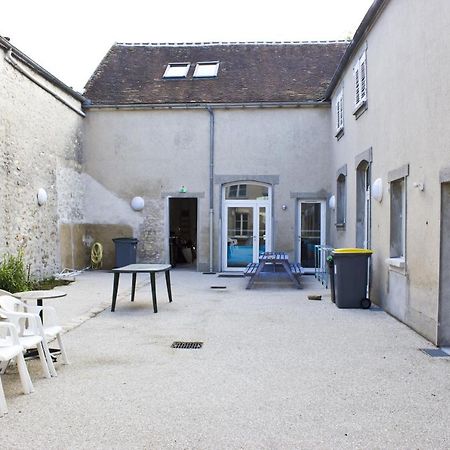 Fontaineblhostel Hostel & Camping Near Fontainebleau La Chapelle-la-Reine Extérieur photo